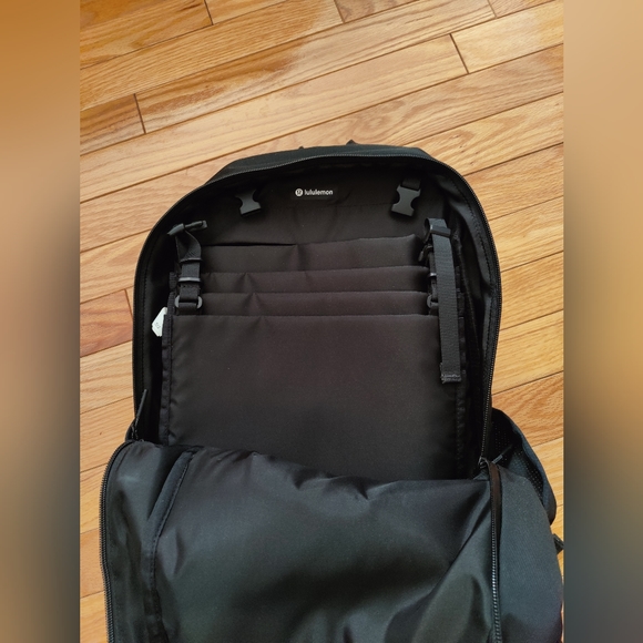 Lululemon liftOS backpack - Picture 4 of 5